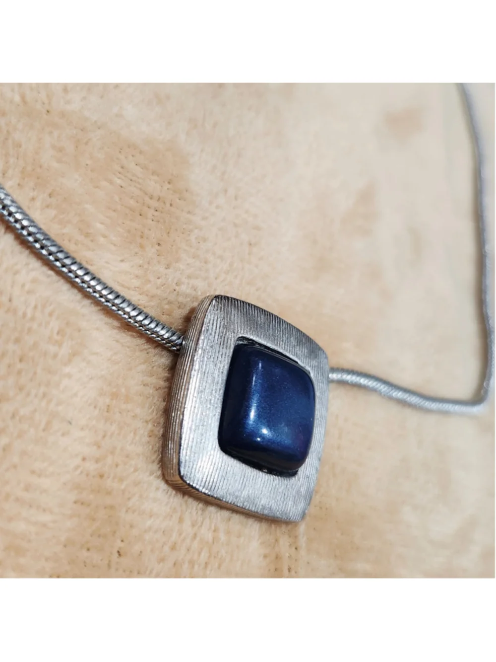 Blue silver toned weekenders necklace statement